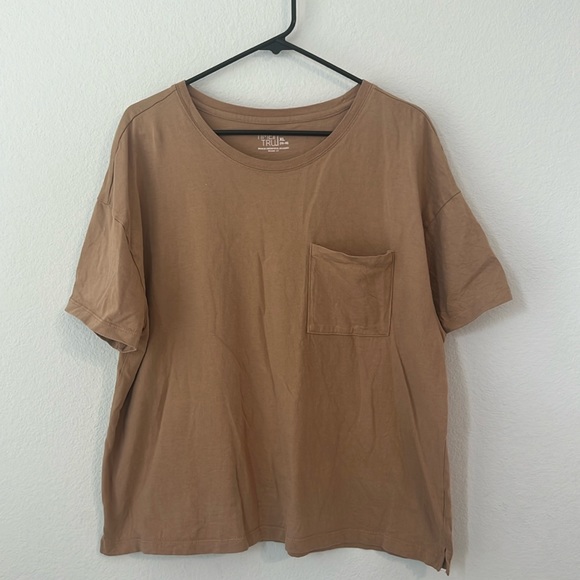 Time and Tru Tops - Women's Time & Tru Cropped Tee - XL 16-18